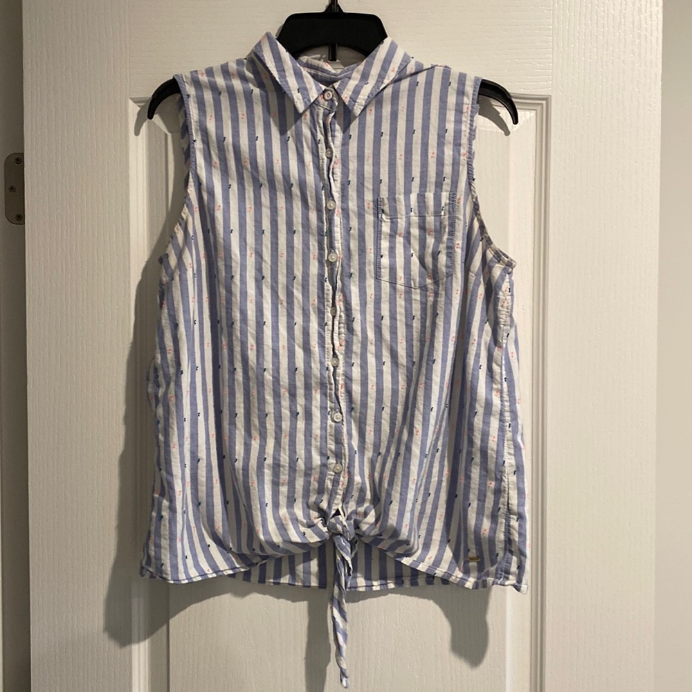 Tommy Hilfiger button down tank with collar.